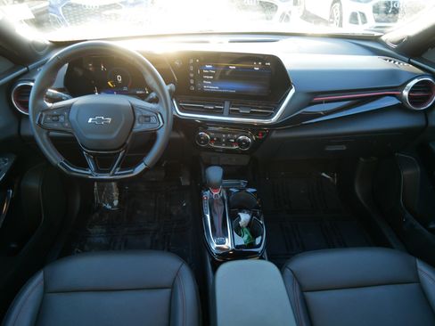 Used 2024 Chevrolet Trax RS w/ Sunroof Package image 10