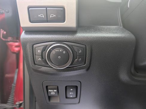 Used 2018 Ford F150 Lariat w/ Equipment Group 502A Luxury image 32