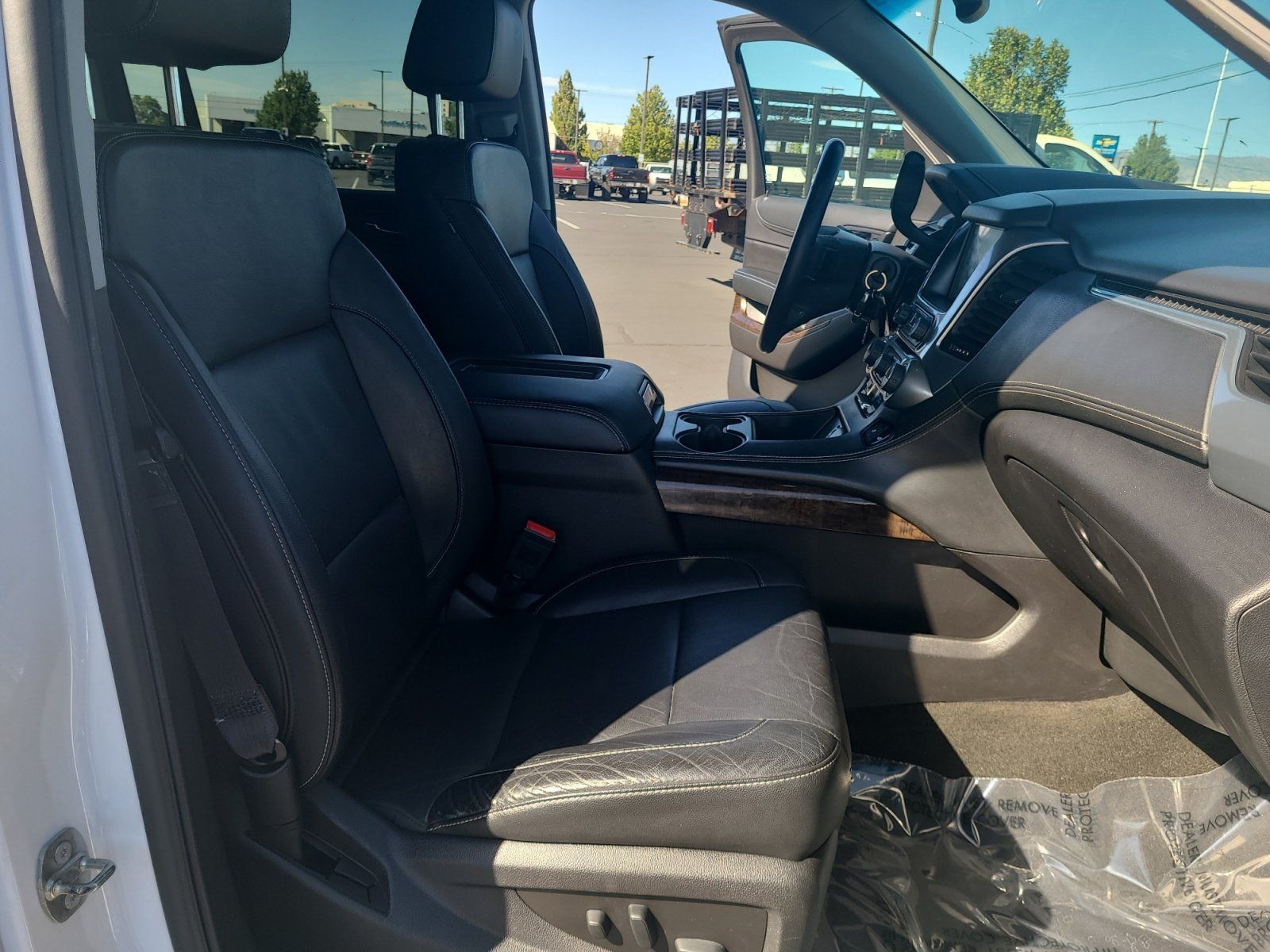 Used 2017 Chevrolet Suburban LT RWD image 19