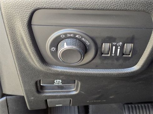 Used 2024 Jeep Grand Cherokee L Laredo image 15