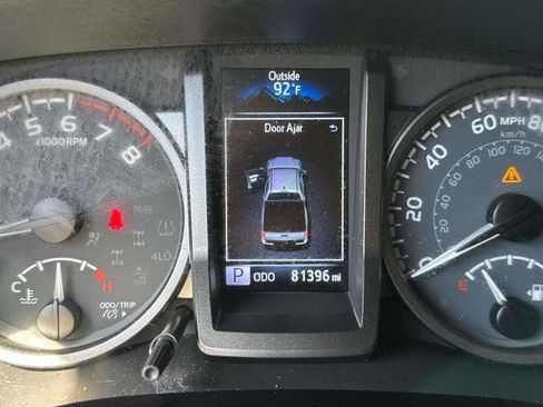 Used 2021 Toyota Tacoma TRD Off-Road w/ Technology Package AWD/4WD image 26