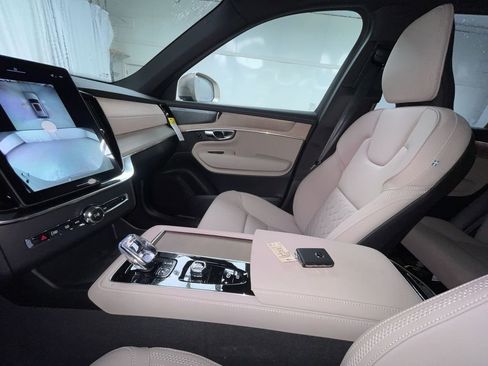 New 2026 Volvo XC90 T8 Plus w/ Protection Package Premier image 4