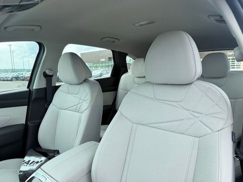 Used 2025 Hyundai Tucson SE FWD image 22