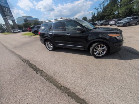 Used 2015 Ford Explorer Limited w/ Equipment Group 301A AWD/4WD image 13