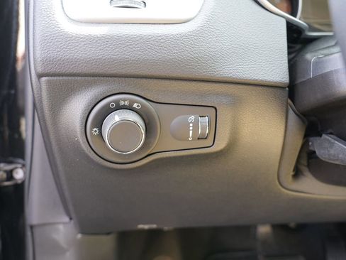 Used 2018 Jeep Compass Sport image 17