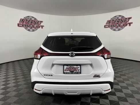 Used 2021 Nissan Kicks S FWD image 6
