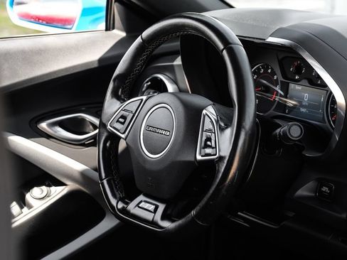 Used 2023 Chevrolet Camaro LT w/ Technology Package RWD image 11