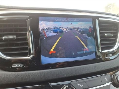 Used 2017 Chrysler Pacifica Touring-L Plus image 20