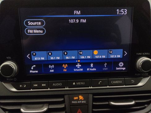 Used 2025 Nissan Altima 2.5 SV FWD image 25