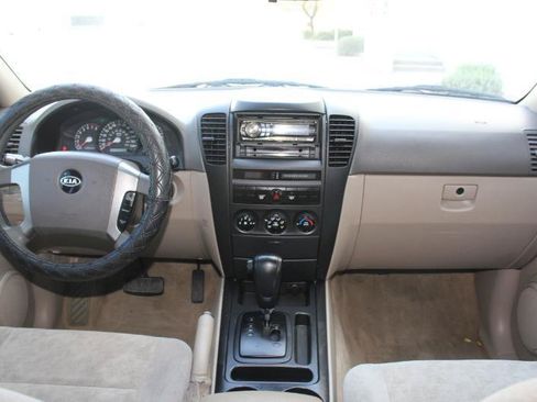 Used 2006 Kia Sorento 4WD image 16