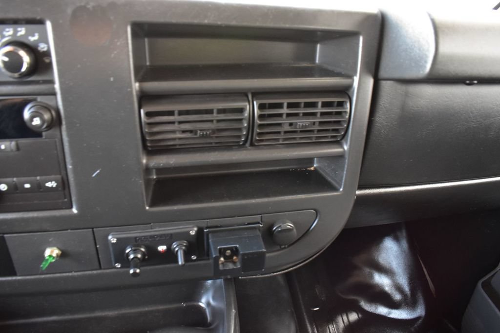 Used 2014 Chevrolet Express 2500 RWD image 36