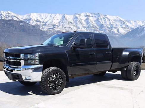 Used 2007 Chevrolet Silverado 3500 LTZ AWD/4WD image 2