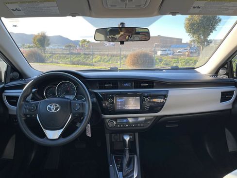 Used 2014 Toyota Corolla LE image 11