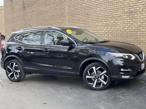 Used 2022 Nissan Rogue Sport SL w/ Premium Package image 5