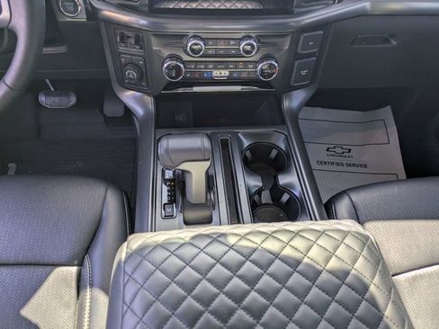 Used 2025 Ford F150 Lariat w/ Equipment Group 501A Mid image 20