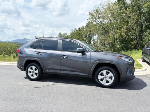 Used 2021 Toyota RAV4 XLE w/ Convenience Package AWD/4WD image 7