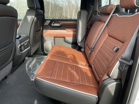 New 2025 GMC Sierra 2500 Denali Ultimate image 10