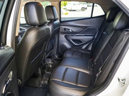 Used 2019 Buick Encore Essence FWD image 18