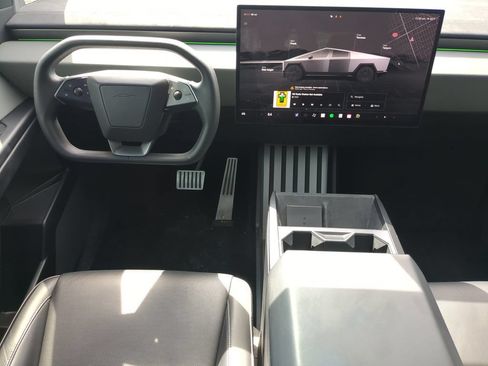 Used 2024 Tesla Cybertruck Cyberbeast AWD/4WD image 12