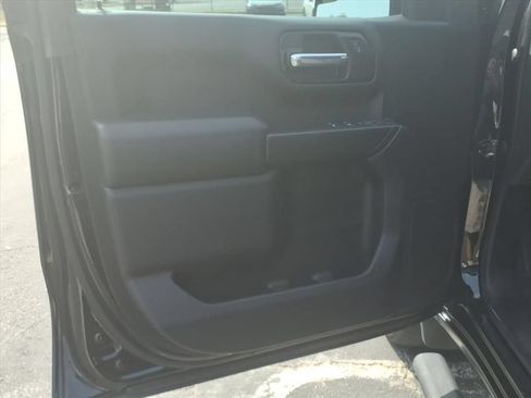 Used 2022 Chevrolet Silverado 1500 Custom RWD image 18