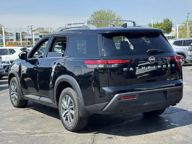 Used 2024 Nissan Pathfinder SL AWD/4WD image 12