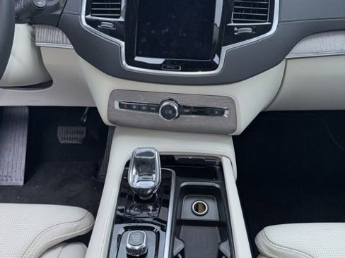 Used 2024 Volvo XC90 B6 Ultimate image 17