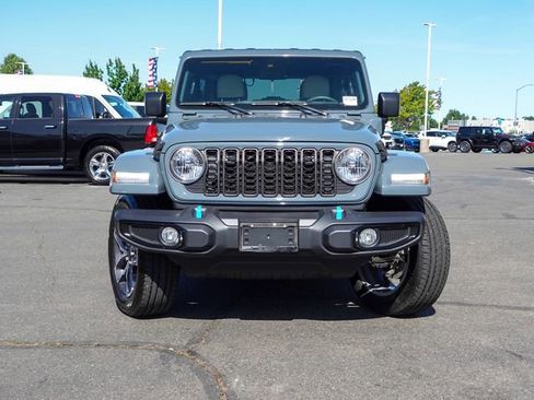 Used 2024 Jeep Wrangler Unlimited AWD/4WD image 2