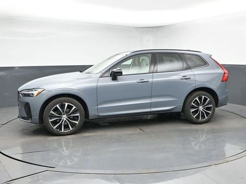 Used 2023 Volvo XC60 B5 Plus AWD/4WD image 6