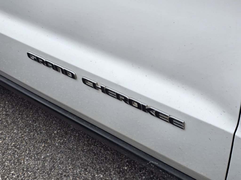 Used 2018 Jeep Grand Cherokee Limited RWD image 5