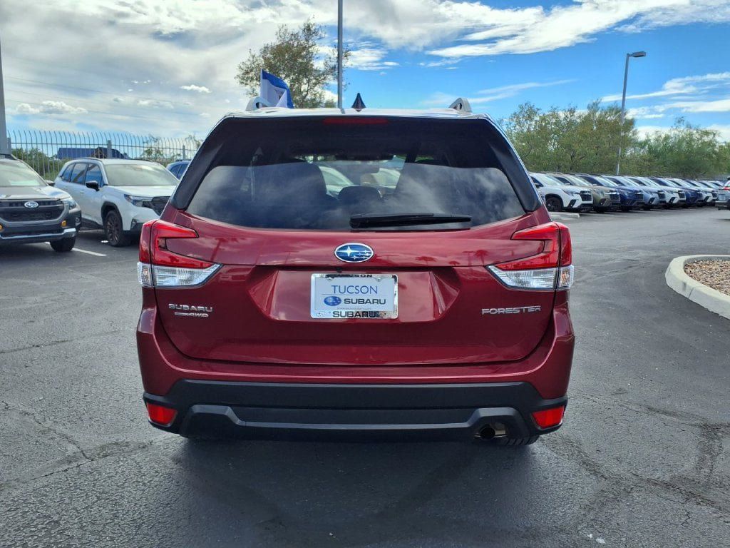 Certified 2024 Subaru Forester Premium AWD/4WD image 11