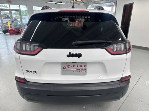 Used 2021 Jeep Cherokee Latitude Plus w/ Sun & Sound Group AWD/4WD image 11