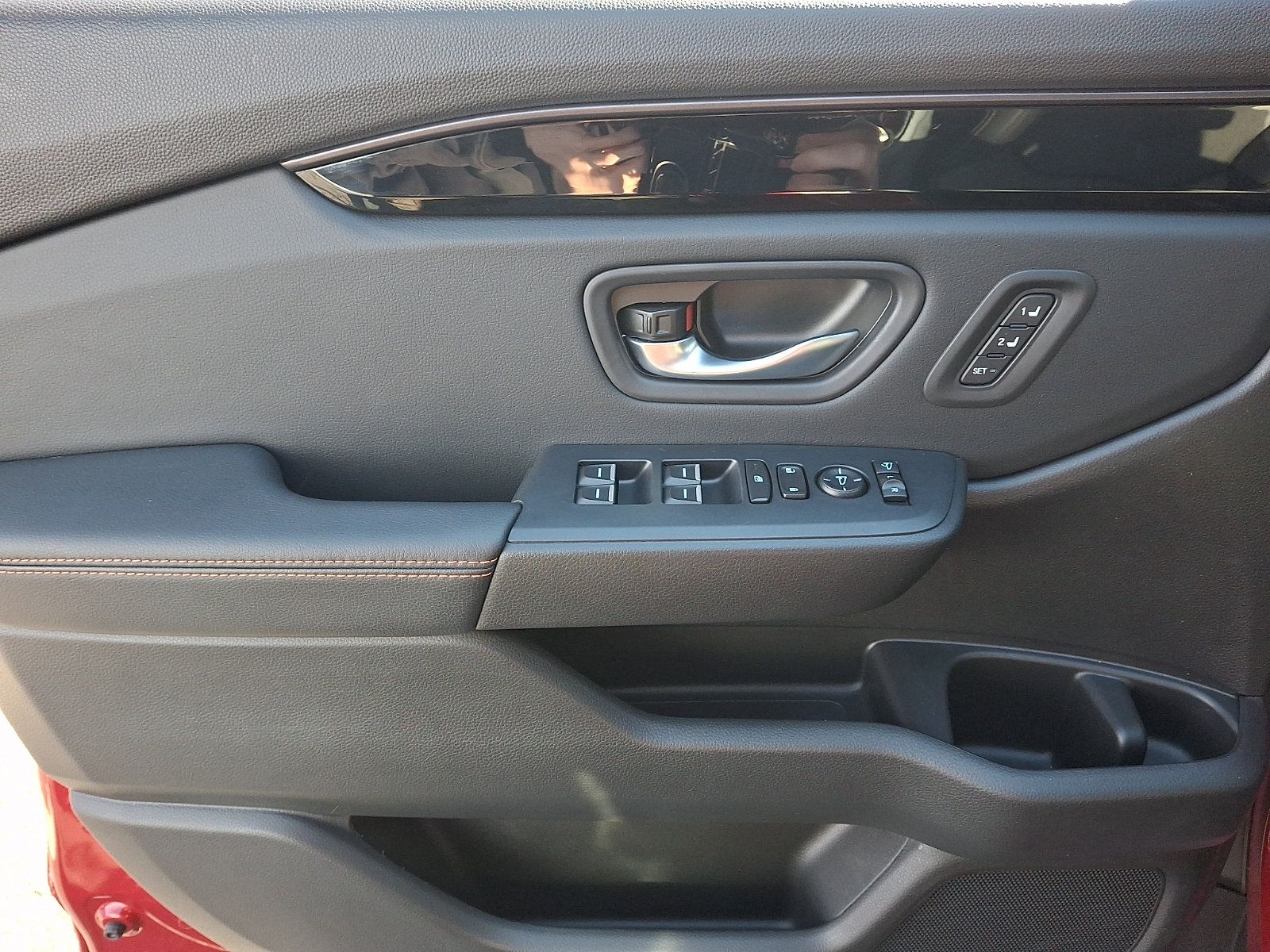 Used 2025 Honda Pilot TrailSport image 11
