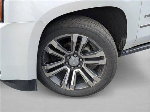 Used 2019 GMC Yukon XL Denali w/ Denali Ultimate Package image 10