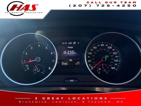 Used 2021 Volkswagen Tiguan SE w/ Panoramic Sunroof Package image 17