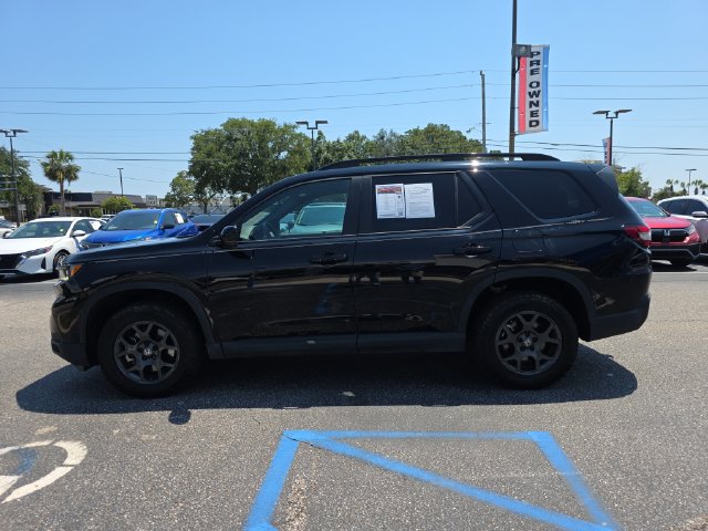 Certified 2025 Honda Pilot TrailSport image 7