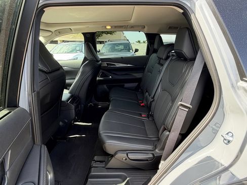 Used 2026 INFINITI QX60 Luxe w/ Cargo Package FWD image 14