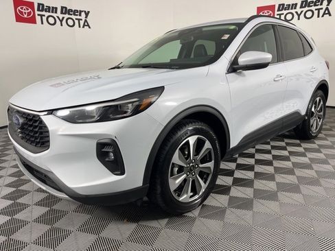 Used 2025 Ford Escape Platinum image 23