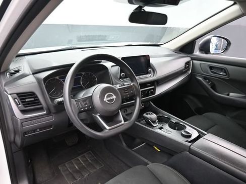Used 2024 Nissan Rogue S AWD/4WD image 18