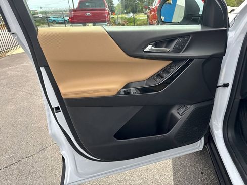 New 2026 Chevrolet Equinox ACTIV w/ Convenience Package III FWD image 11