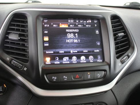 Used 2016 Jeep Cherokee Limited w/ Technology Group image 24