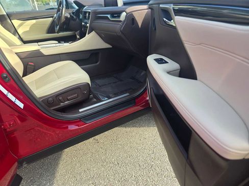 Used 2019 Lexus RX 450h image 10