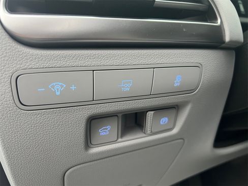 Used 2023 Hyundai Palisade SEL w/ Premium Package image 14