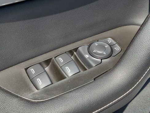 Used 2025 Chevrolet Blazer LT AWD/4WD image 13