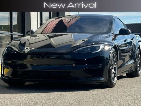 Used 2023 Tesla Model S Plaid image 2