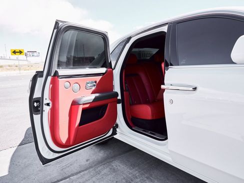 Used 2022 Rolls-Royce Ghost Base w/ Ghost Package image 28