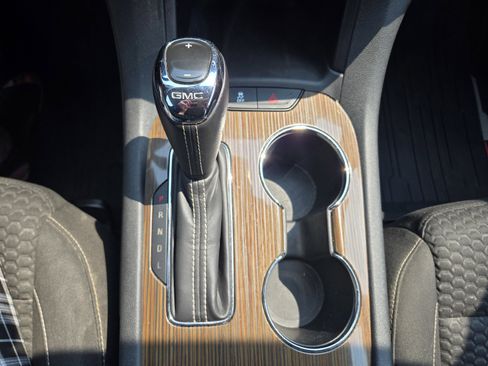 Used 2019 GMC Acadia SLE w/ LPO, Floor Liner Package image 19