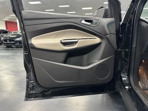 Used 2019 Ford Escape SEL image 13