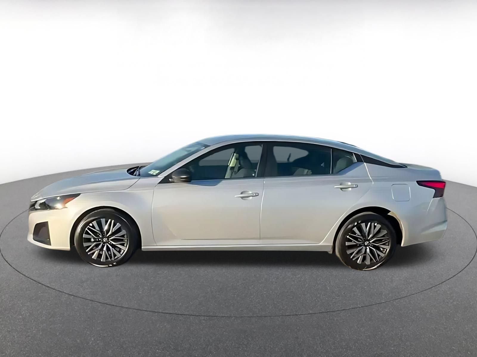 Used 2026 Nissan Altima 2.5 SV FWD image 8