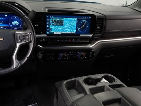 Certified 2022 Chevrolet Silverado 1500 LT AWD/4WD image 15