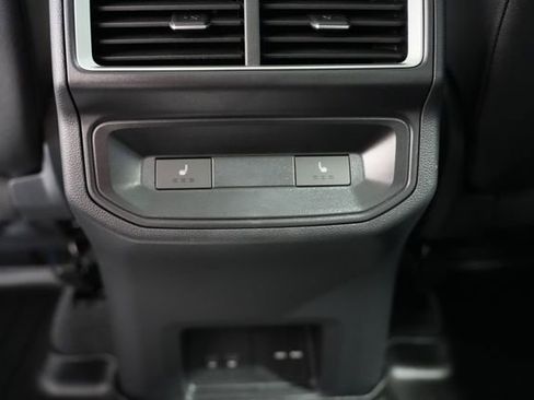 Used 2025 Volkswagen Atlas Cross Sport SEL Premium R-Line AWD/4WD image 18